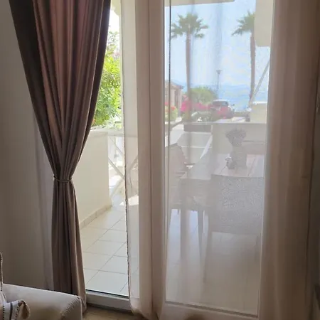 Beachfront Sion *