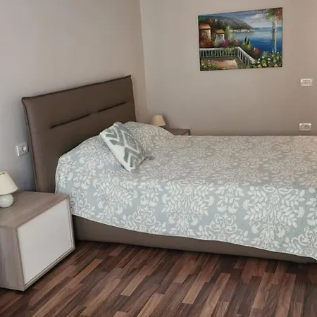 Beachfront Sion Appartamento Sarandë