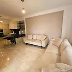 Daire Beachfront Sion *