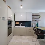 Beachfront Sion Daire Saranda