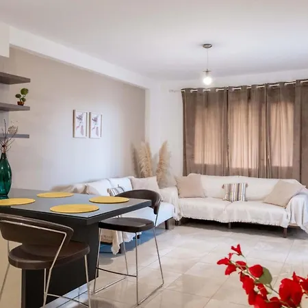 Beachfront Sion Apartment *